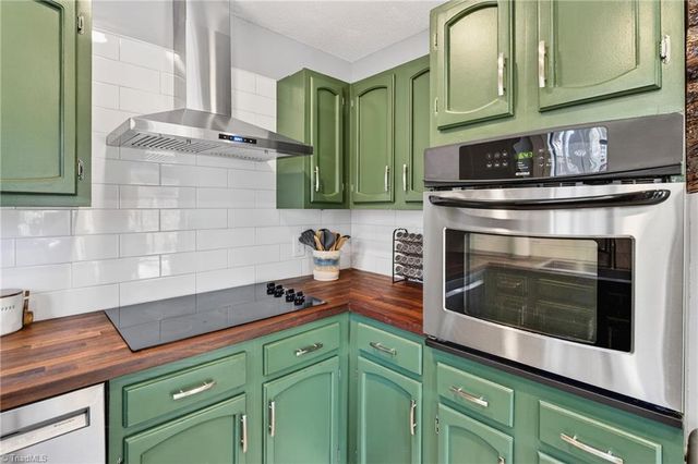 7736 Penns Grove Road, Summerfield, NC 27358