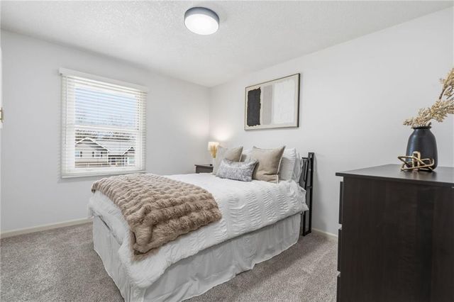 10809 W 76th Street, Overland Park, KS 66214