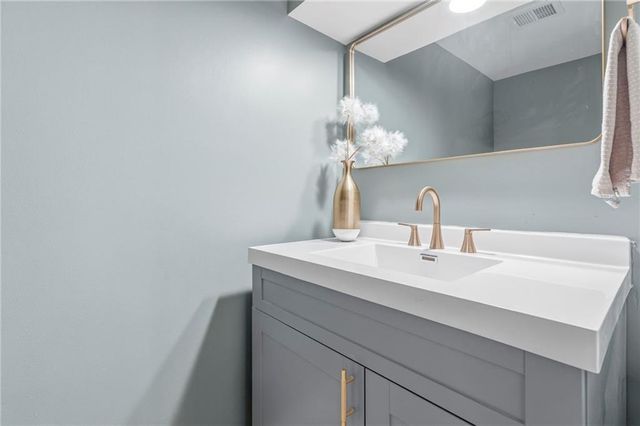 10809 W 76th Street, Overland Park, KS 66214