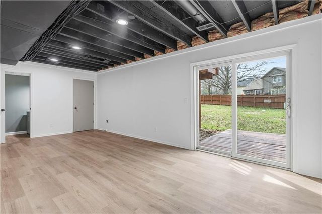 10809 W 76th Street, Overland Park, KS 66214