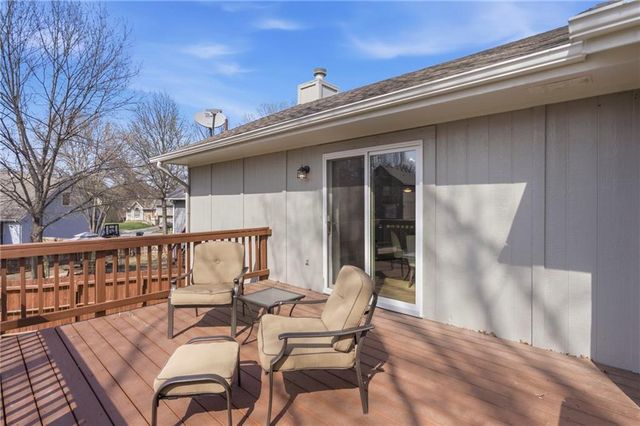 10809 W 76th Street, Overland Park, KS 66214