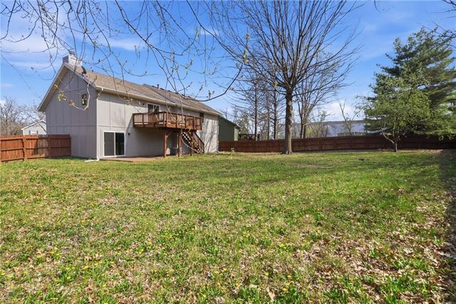 10809 W 76th Street, Overland Park, KS 66214