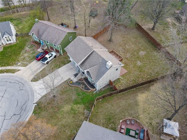 10809 W 76th Street, Overland Park, KS 66214