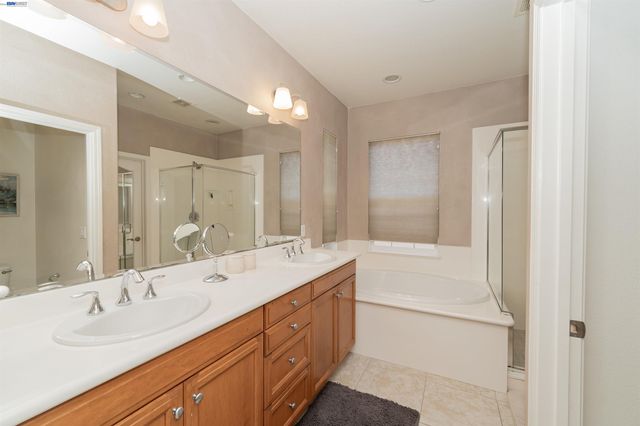 172 W Erics Way, Mountain House, CA 95391
