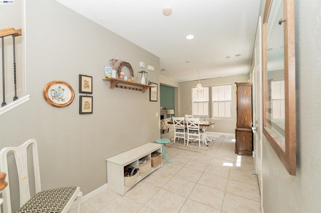172 W Erics Way, Mountain House, CA 95391