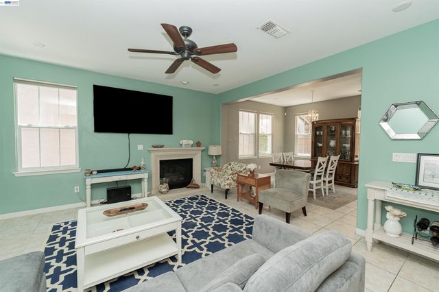 172 W Erics Way, Mountain House, CA 95391