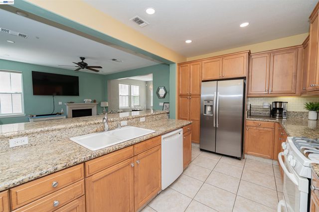 172 W Erics Way, Mountain House, CA 95391