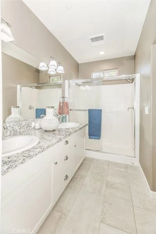 7076 N Cedar Hill Drive, Fresno, CA 93722