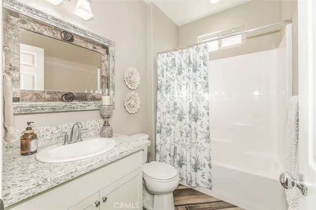 7076 N Cedar Hill Drive, Fresno, CA 93722