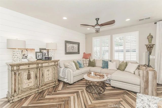 7076 N Cedar Hill Drive, Fresno, CA 93722