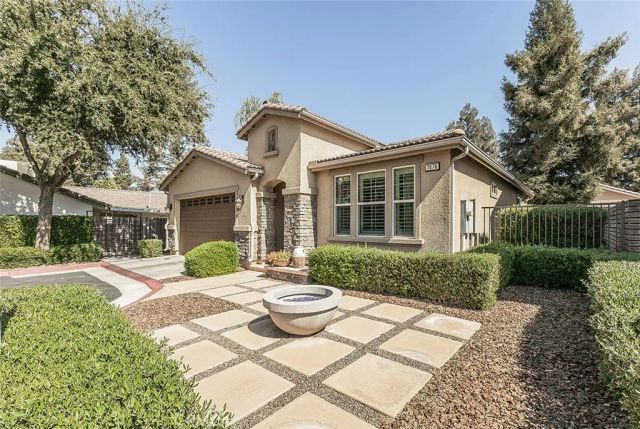7076 N Cedar Hill Drive, Fresno, CA 93722