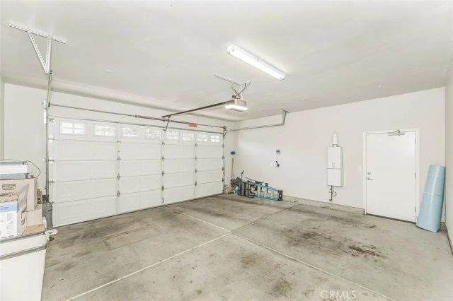 7076 N Cedar Hill Drive, Fresno, CA 93722