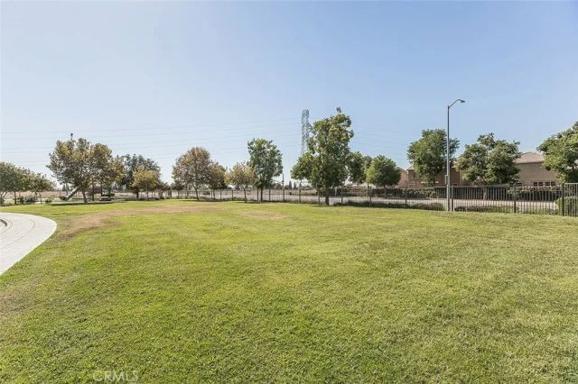 7076 N Cedar Hill Drive, Fresno, CA 93722