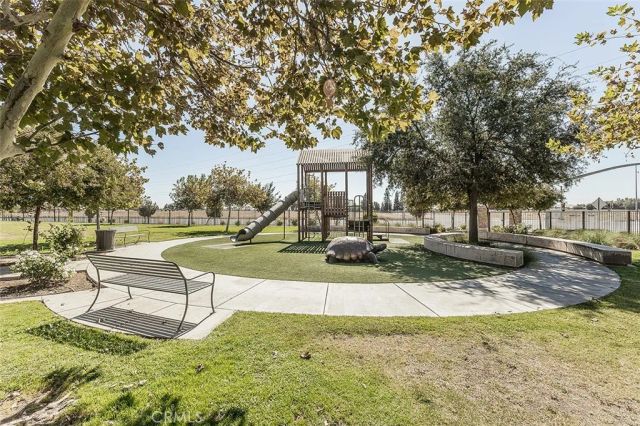 7076 N Cedar Hill Drive, Fresno, CA 93722