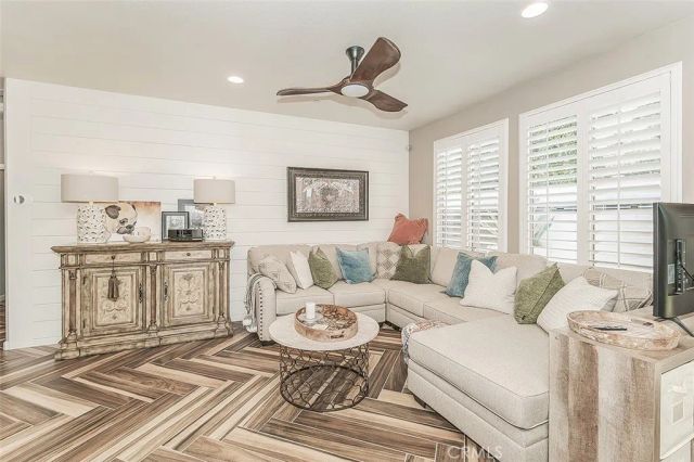 7076 N Cedar Hill Drive, Fresno, CA 93722