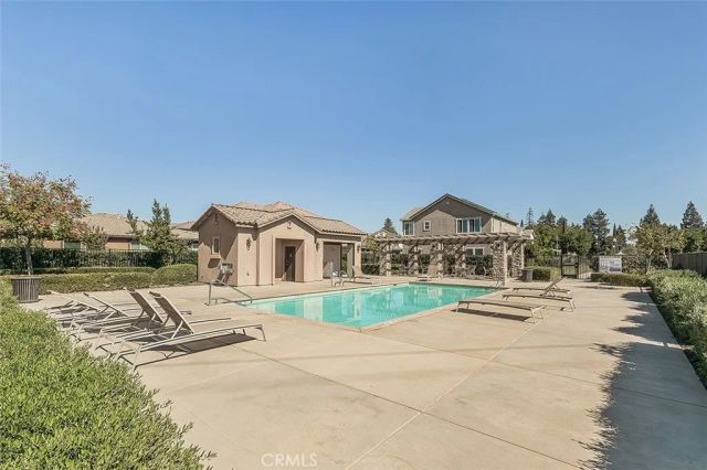 7076 N Cedar Hill Drive, Fresno, CA 93722