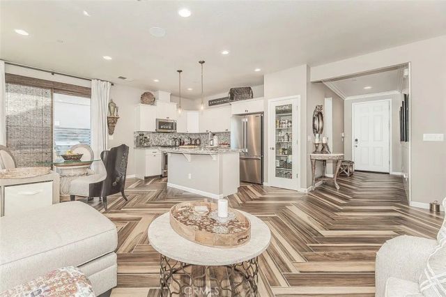 7076 N Cedar Hill Drive, Fresno, CA 93722