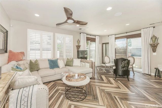 7076 N Cedar Hill Drive, Fresno, CA 93722