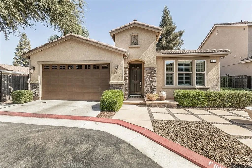 7076 N Cedar Hill Drive, Fresno, CA 93722
