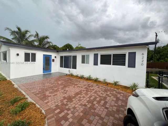 6220 NW 19th St, Sunrise, FL 33313