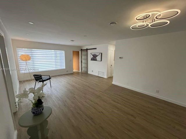 6220 NW 19th St, Sunrise, FL 33313