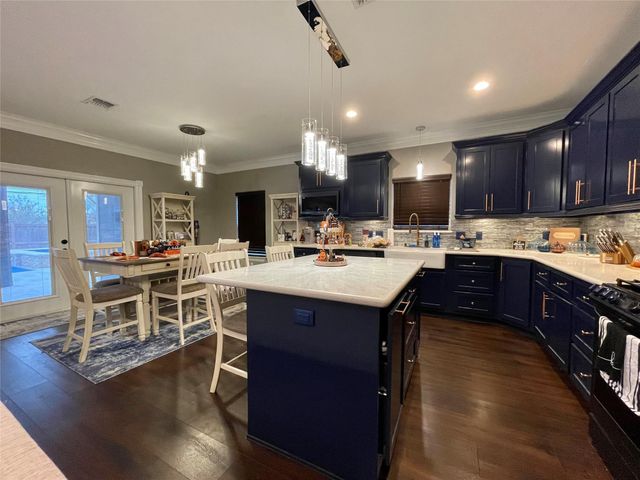 218 N Avenue A, Freeport, TX 77541