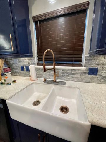 218 N Avenue A, Freeport, TX 77541