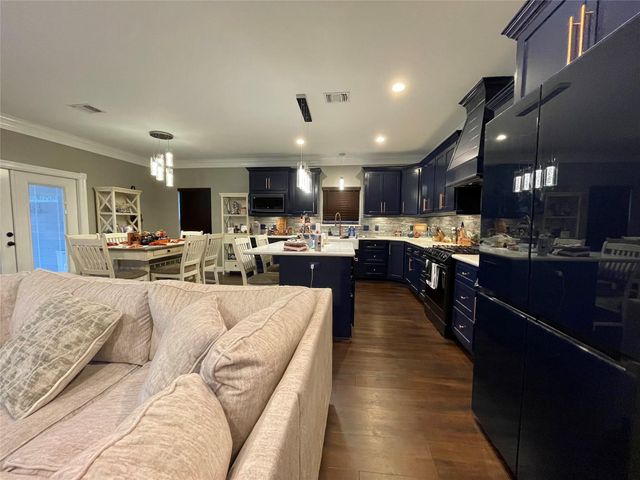 218 N Avenue A, Freeport, TX 77541