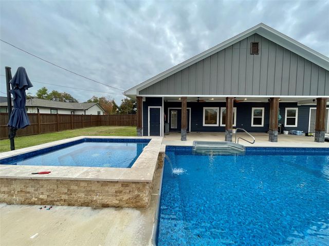 218 N Avenue A, Freeport, TX 77541