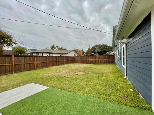 218 N Avenue A, Freeport, TX 77541