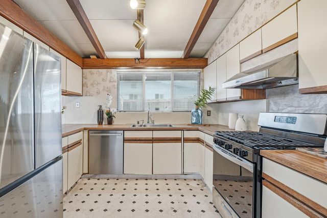 1110 Breezewood Court, Sunnyvale, CA 94089