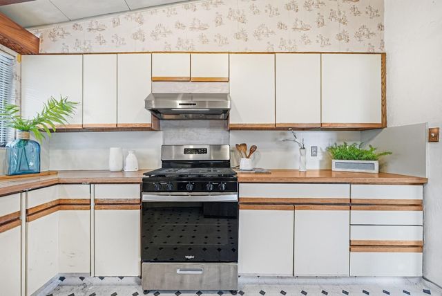 1110 Breezewood Court, Sunnyvale, CA 94089