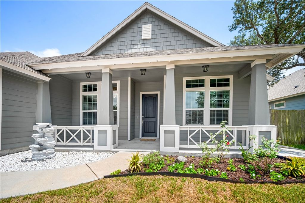 118 Norwood Oaks Dr, Rockport, TX 78382 — photo 2