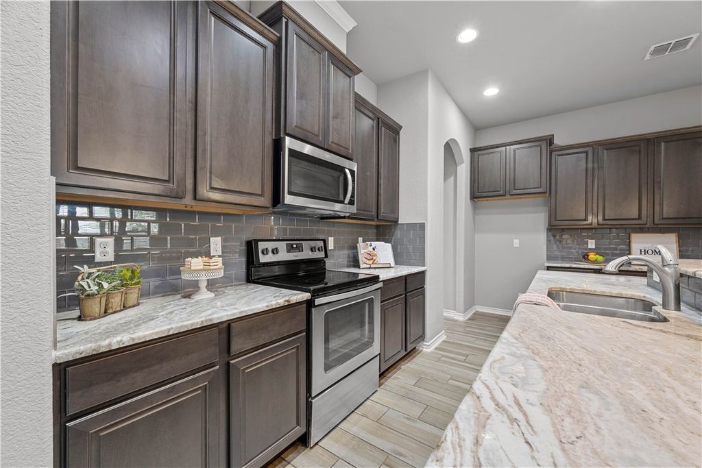 118 Norwood Oaks Dr, Rockport, TX 78382 — photo 4