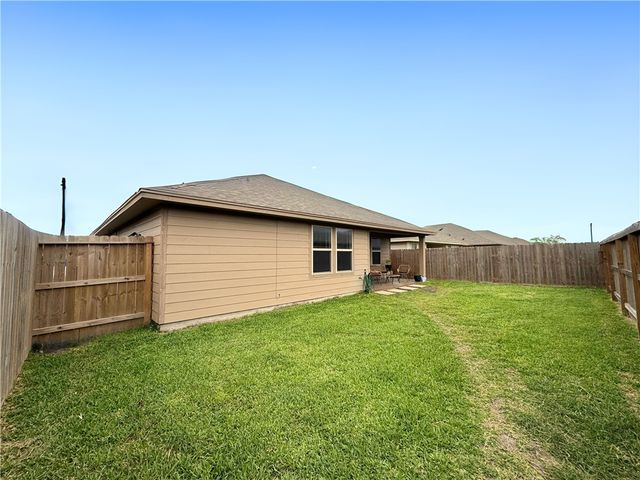 7726 Lariat Toss Dr, Corpus Christi, TX 78414