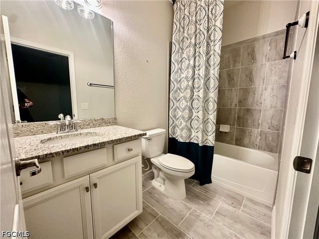 12952 Broomfield LN, Fort Myers, FL 33913