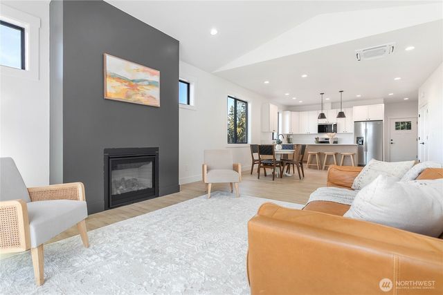 1005 Night Hawk Way, Everson, WA 98247