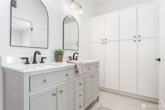 1005 Night Hawk Way, Everson, WA 98247