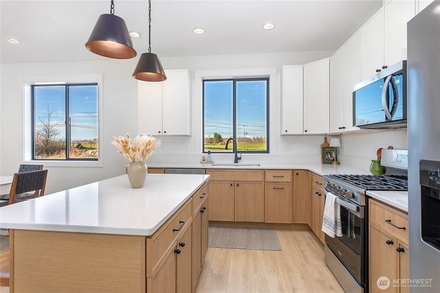 1005 Night Hawk Way, Everson, WA 98247