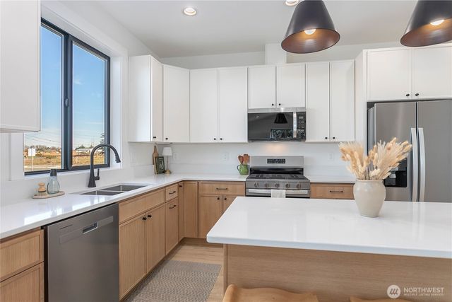 1005 Night Hawk Way, Everson, WA 98247