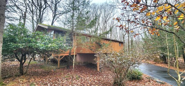 63 Pebble Path, Rock Hill, NY 12775