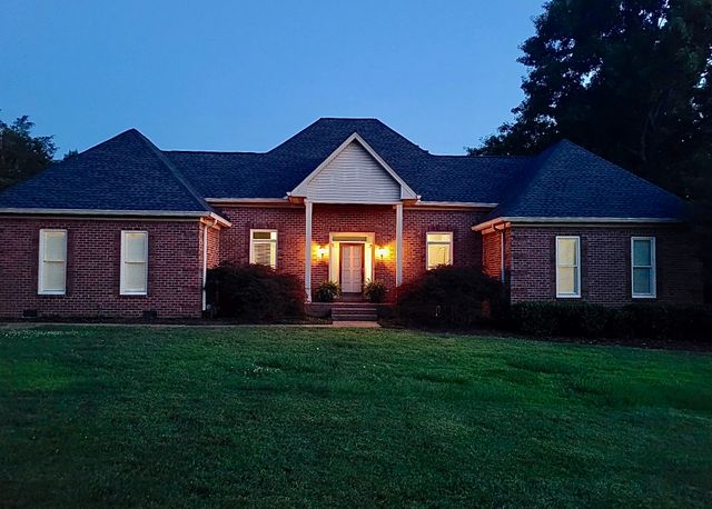 1135 Stirlingshire Dr, Hendersonville, TN 37075