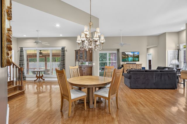 1135 Stirlingshire Dr, Hendersonville, TN 37075
