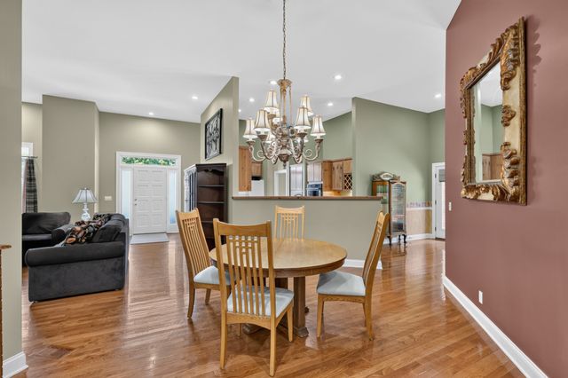 1135 Stirlingshire Dr, Hendersonville, TN 37075