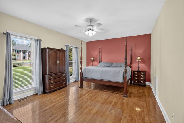 1135 Stirlingshire Dr, Hendersonville, TN 37075