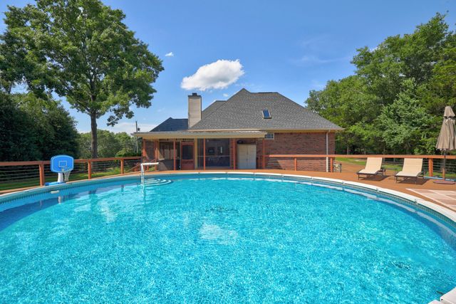 1135 Stirlingshire Dr, Hendersonville, TN 37075