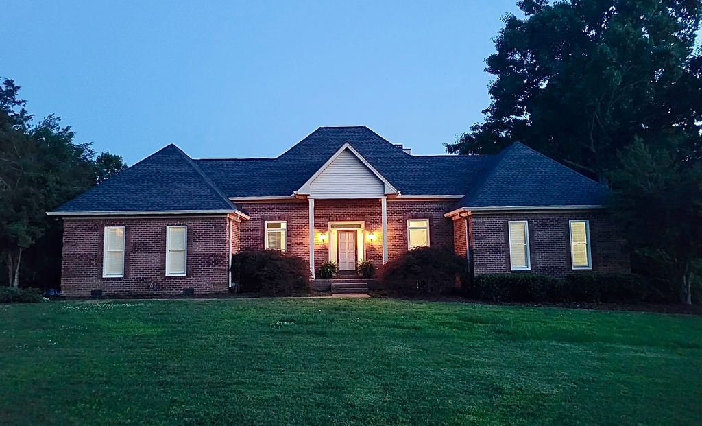 1135 Stirlingshire Dr, Hendersonville, TN 37075