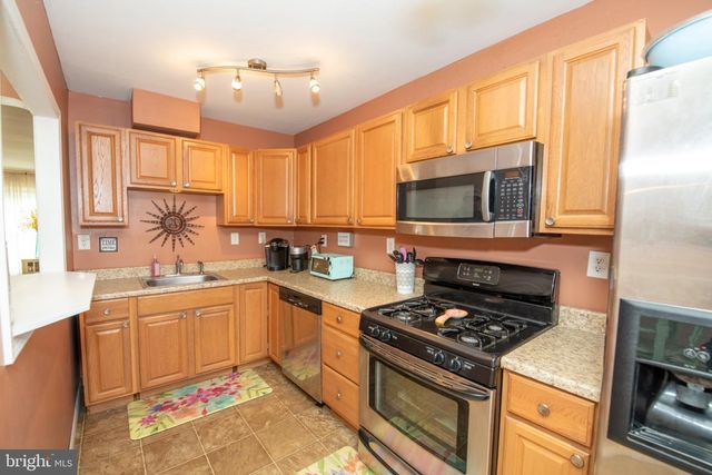 7908 LEONARD ST, Philadelphia, PA 19152