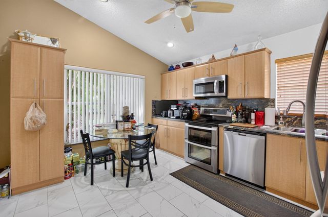 13620 Weyburne Drive, Delray Beach, FL 33446