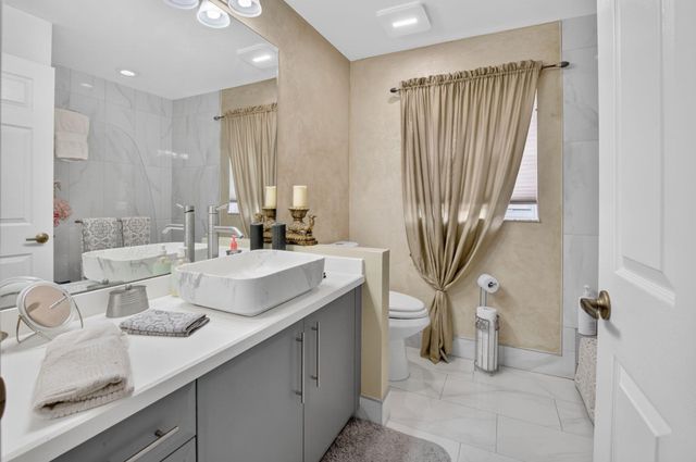 13620 Weyburne Drive, Delray Beach, FL 33446
